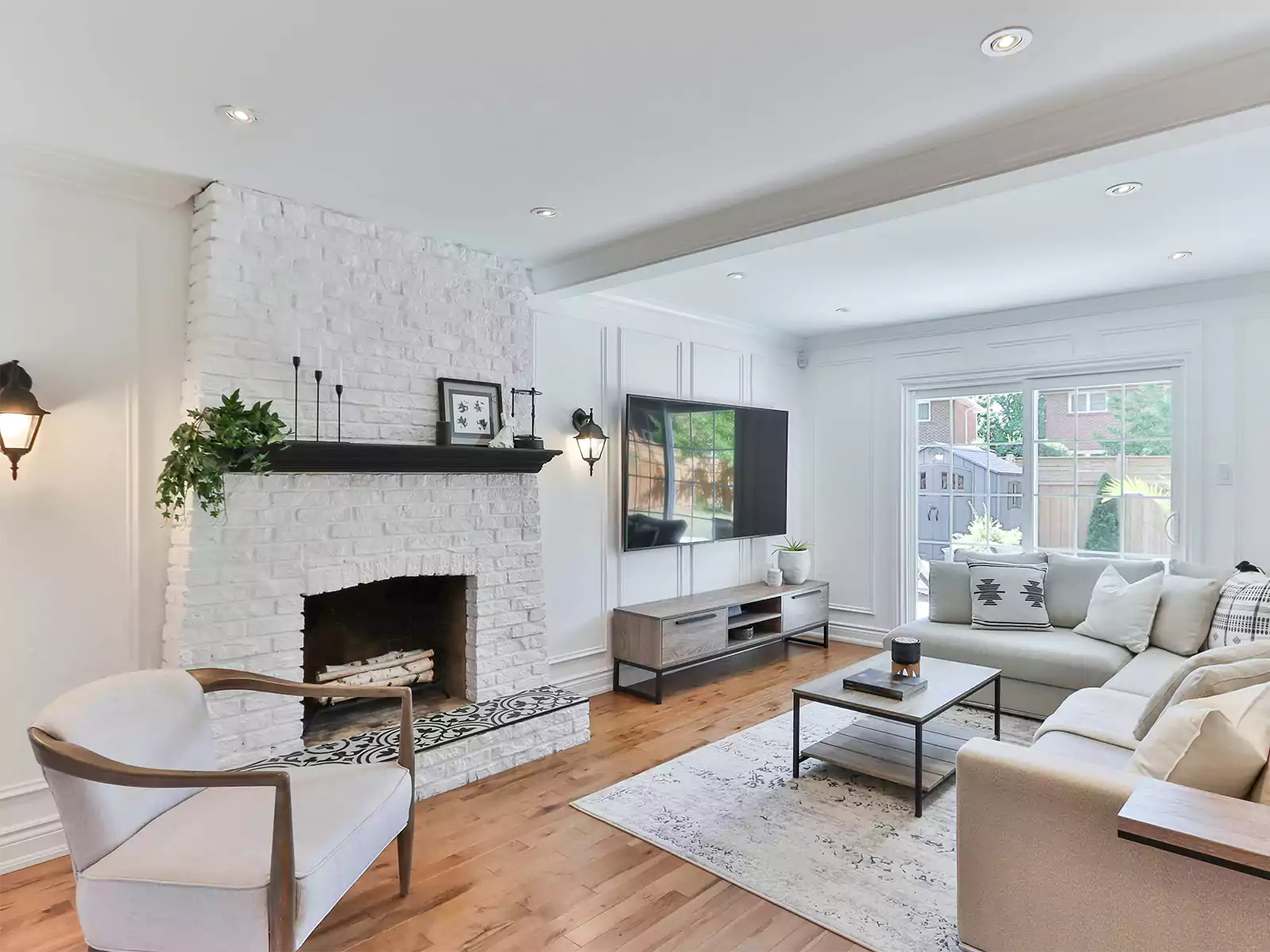 Living Room Wall Sconce Decorating Ideas