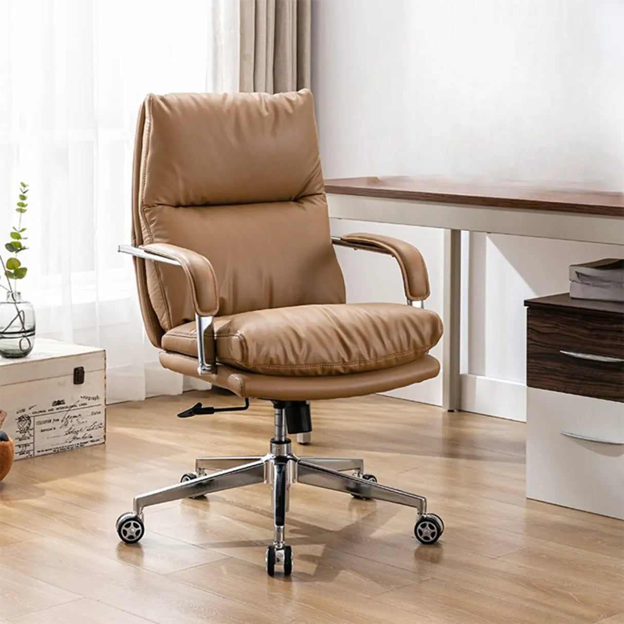 Adjustable Arms Swivel Ergonomic Leather Office Chair Image - 7