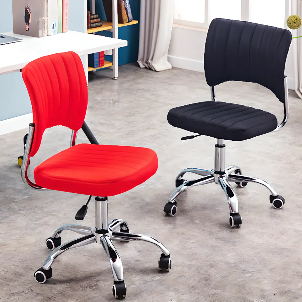 Adjustable Modern Swivel Leather Office Chair with Wheels Image - 1