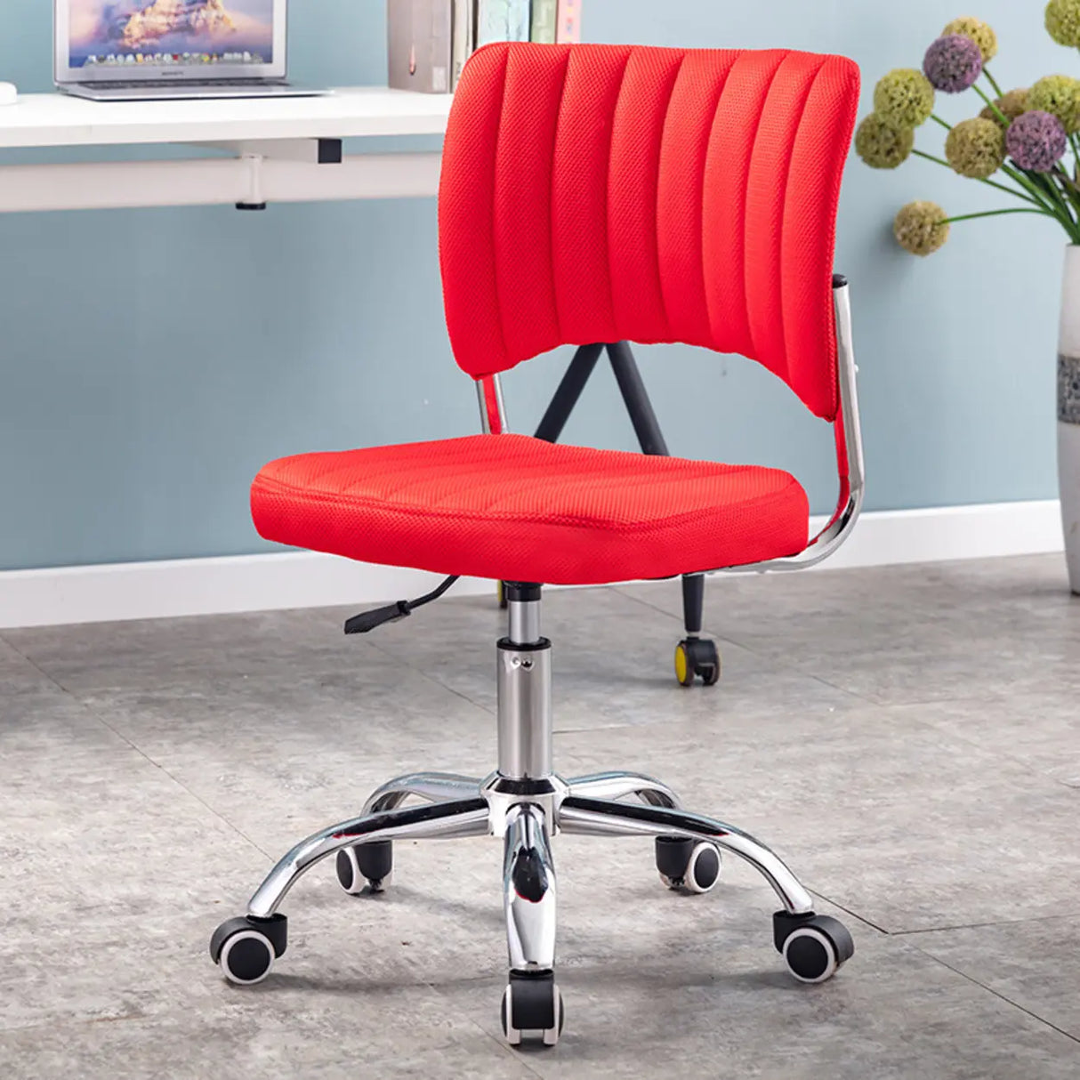 Adjustable Modern Swivel Leather Office Chair with Wheels Image - 13