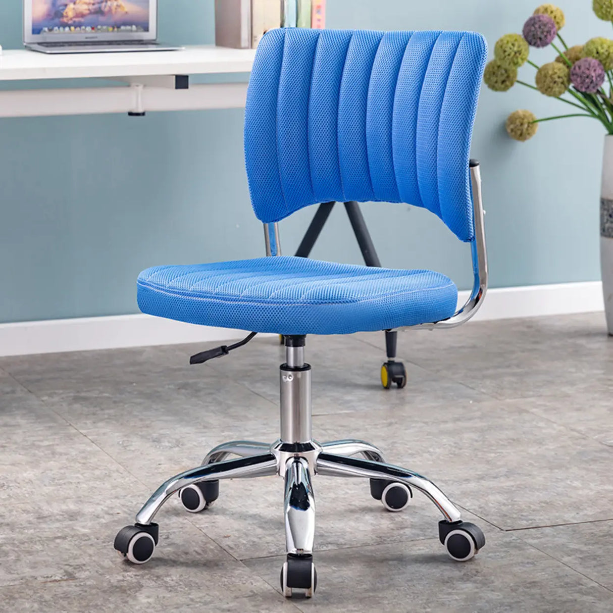 Adjustable Modern Swivel Leather Office Chair with Wheels Image - 15