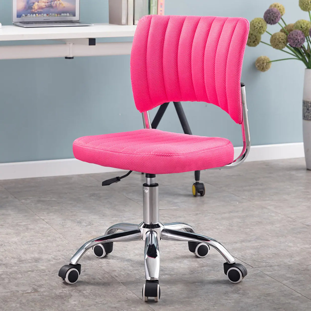 Adjustable Modern Swivel Leather Office Chair with Wheels Image - 17