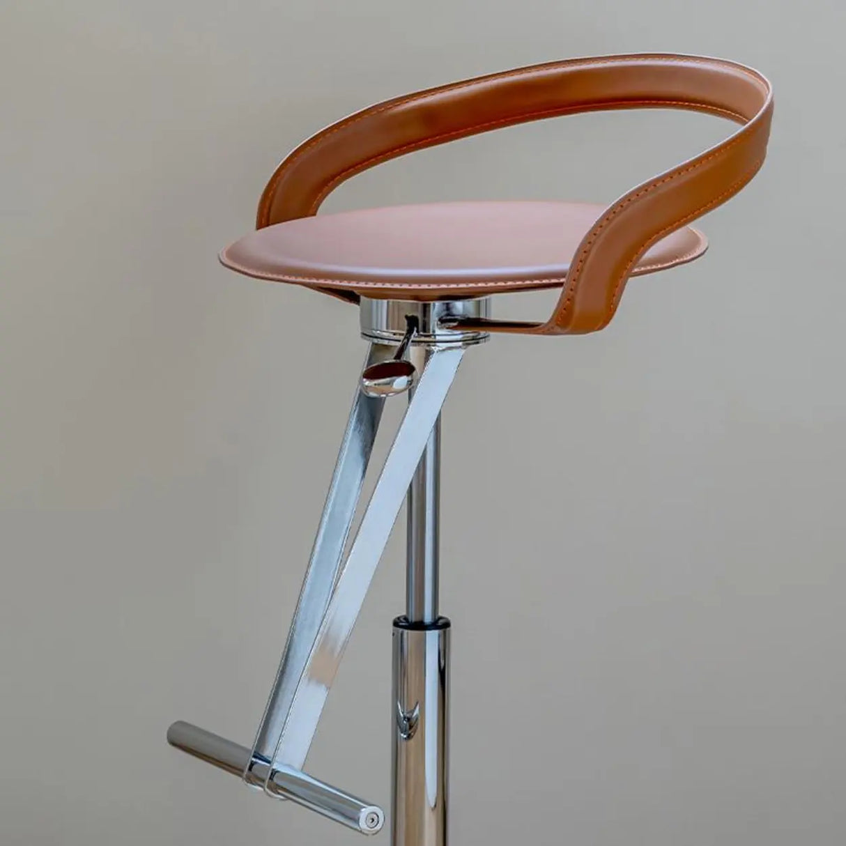 Adjustable Swivel Leather Steel Bar Stool with Footrest Image - 11