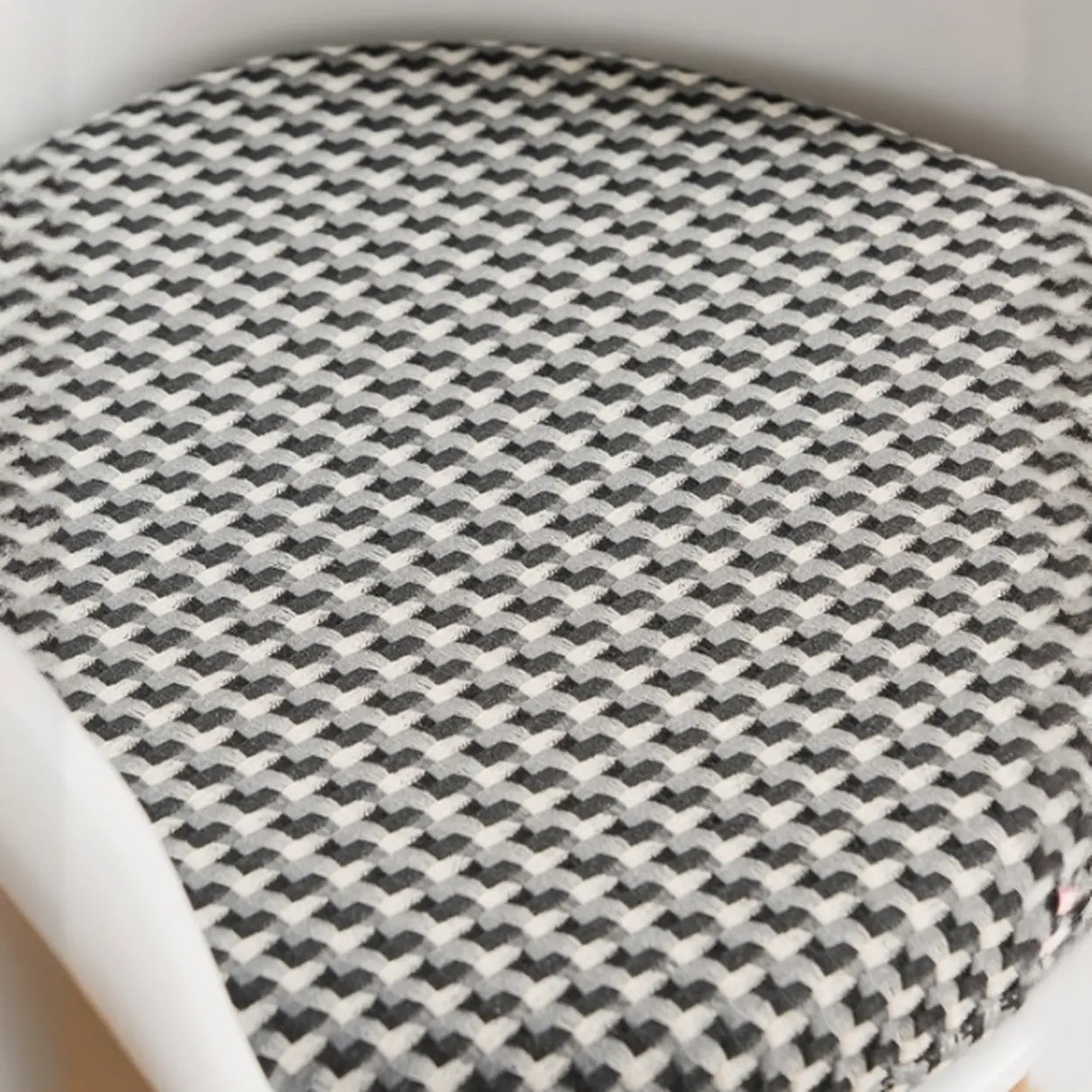 Armless Polyurethane Tulip White Metal Dining Chair Image - 16