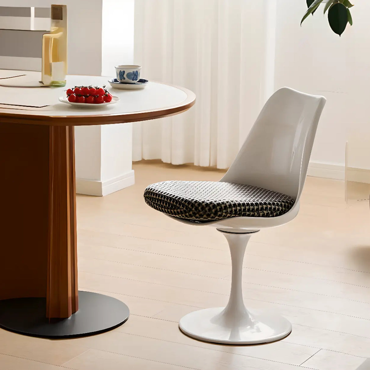 Armless Polyurethane Tulip White Metal Dining Chair Image - 4