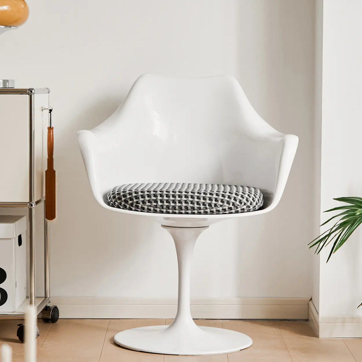 Armless Polyurethane Tulip White Metal Dining Chair Image - 6
