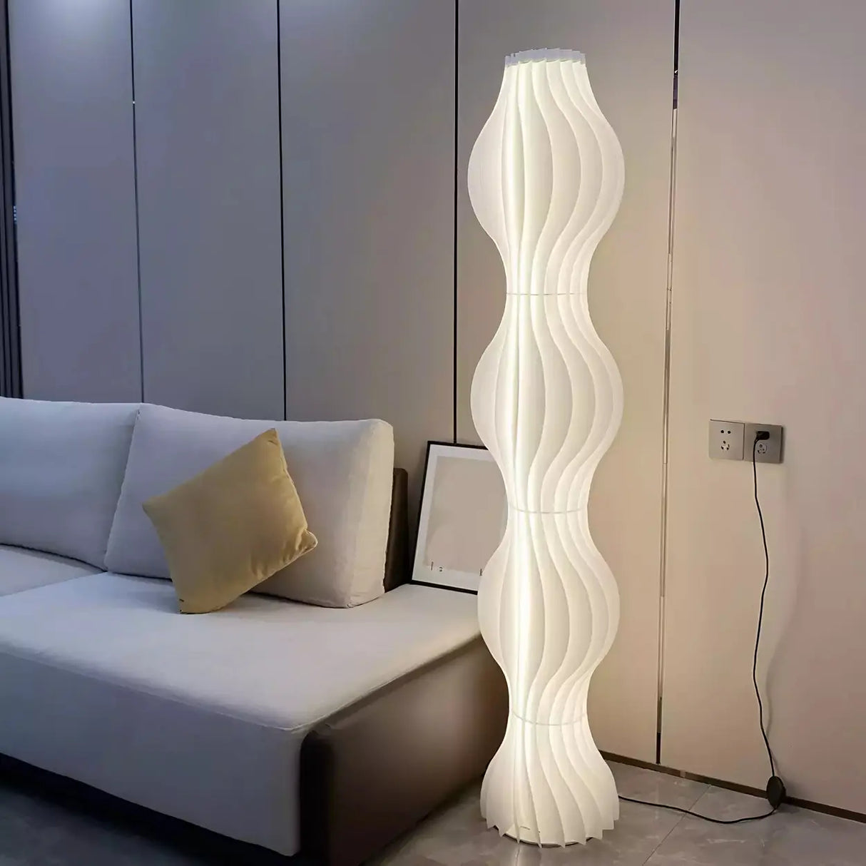 Art Deco Wave Patterned Column Metal Floor Lamp Image - 5