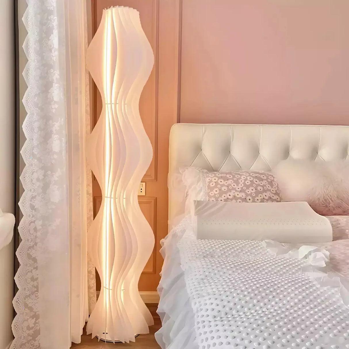 Art Deco Wave Patterned Column Metal Floor Lamp Image - 7