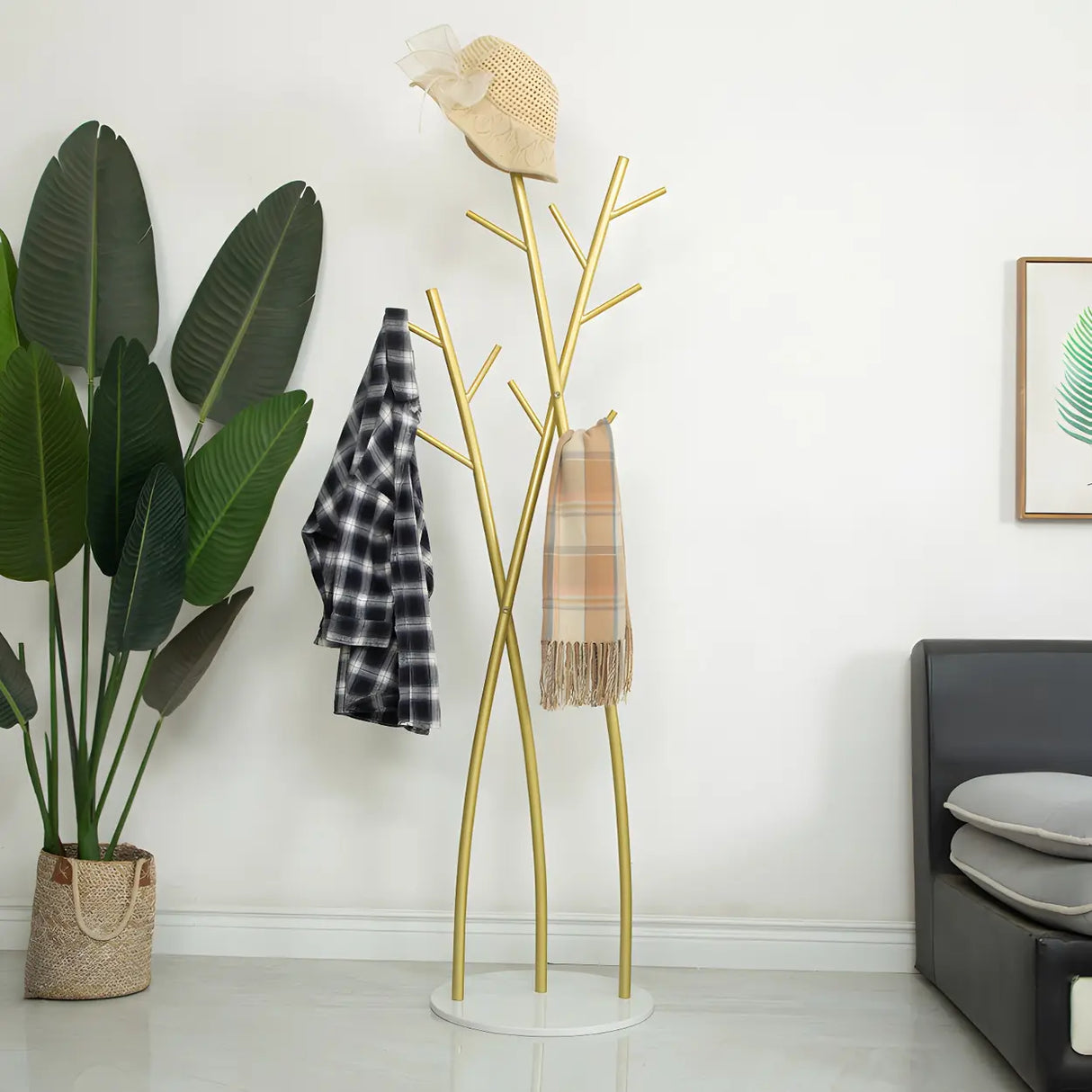 Artistic Branch Gold Metal Entryway Freestanding Coat Rack Image - 1