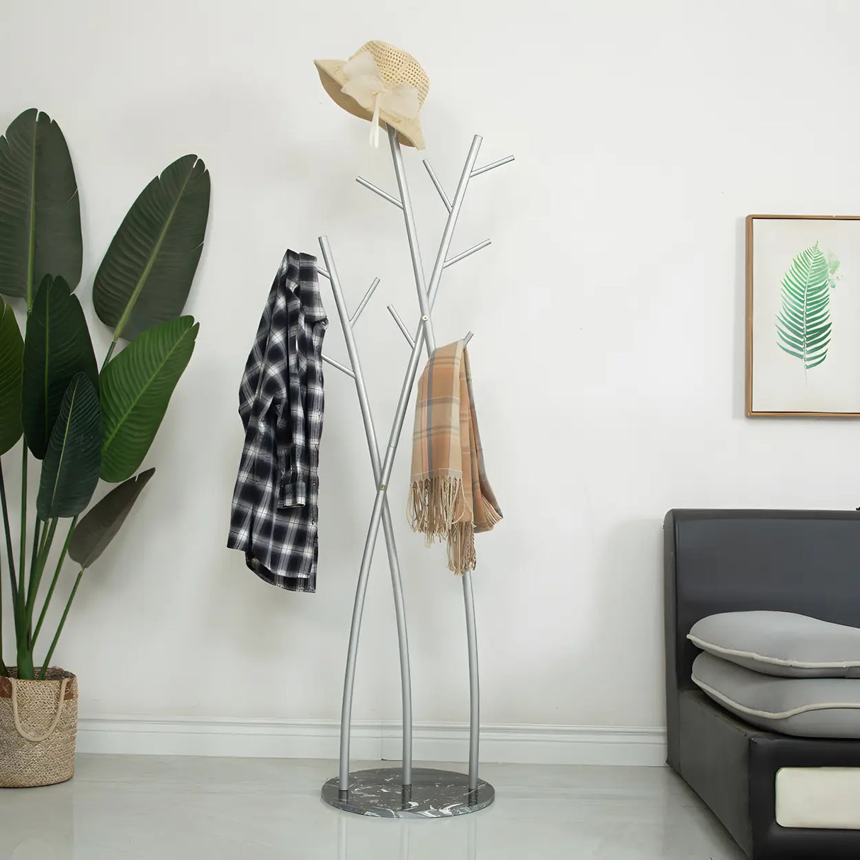 Artistic Branch Gold Metal Entryway Freestanding Coat Rack Image - 13