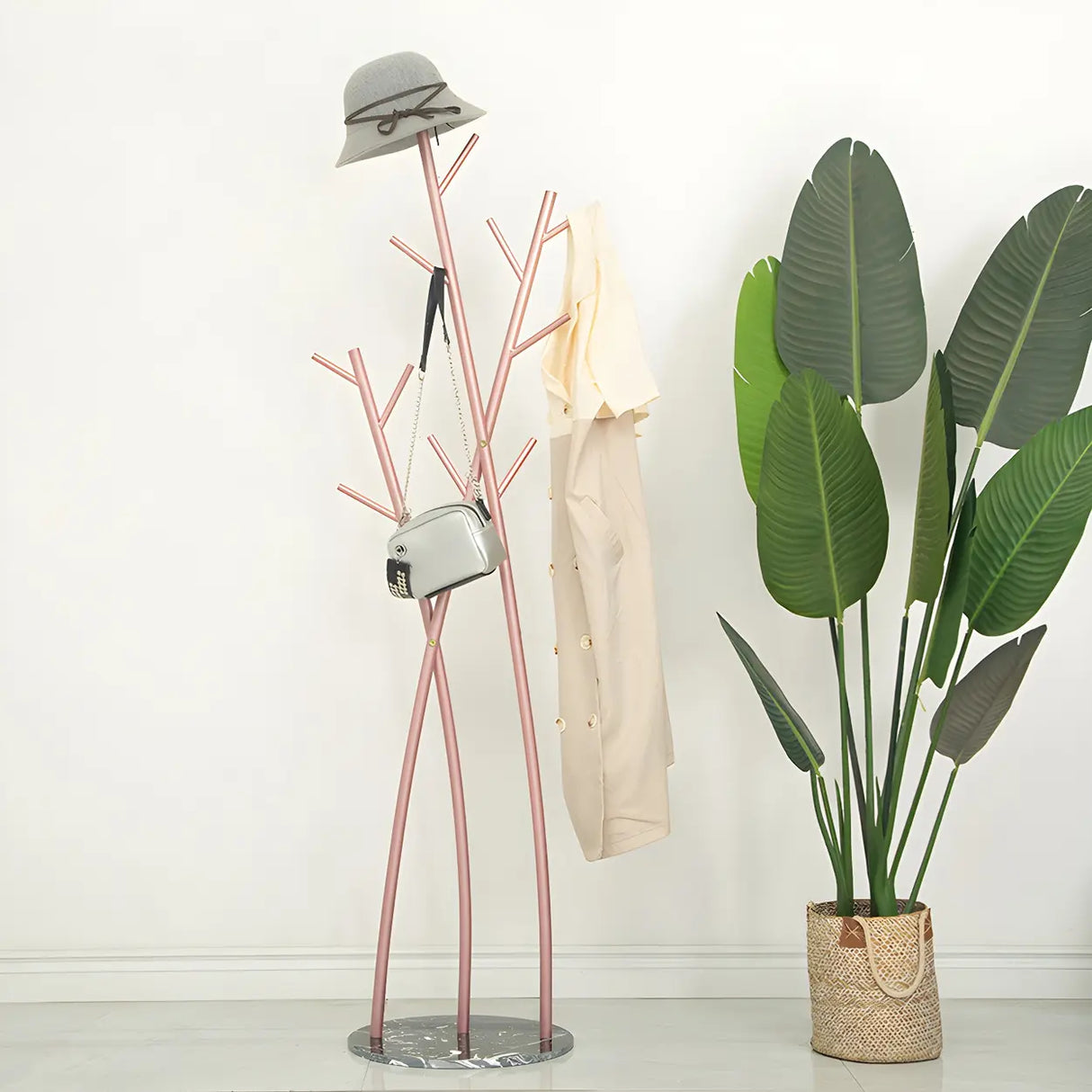 Artistic Branch Gold Metal Entryway Freestanding Coat Rack Image - 14