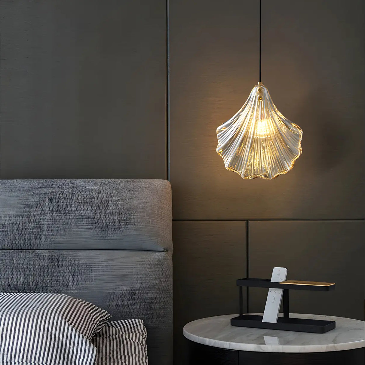 Bedroom Elegant Brass Clear Glass Shell Pendant Light Image - 15