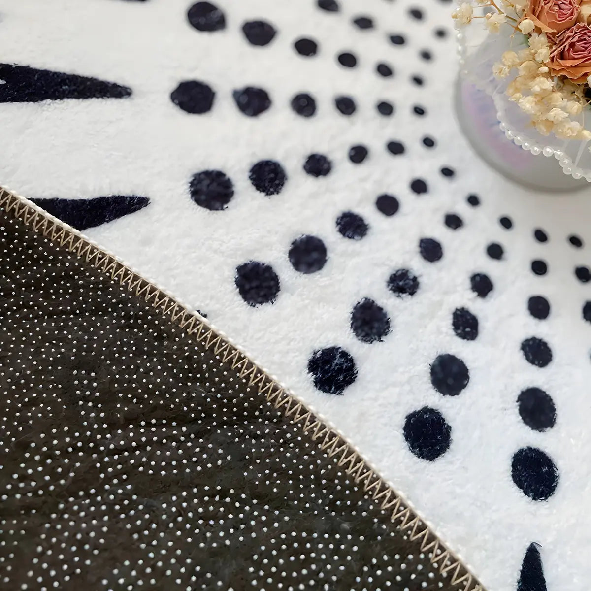 Bedroom Round Abstract Polyester White Area Rug Image - 12