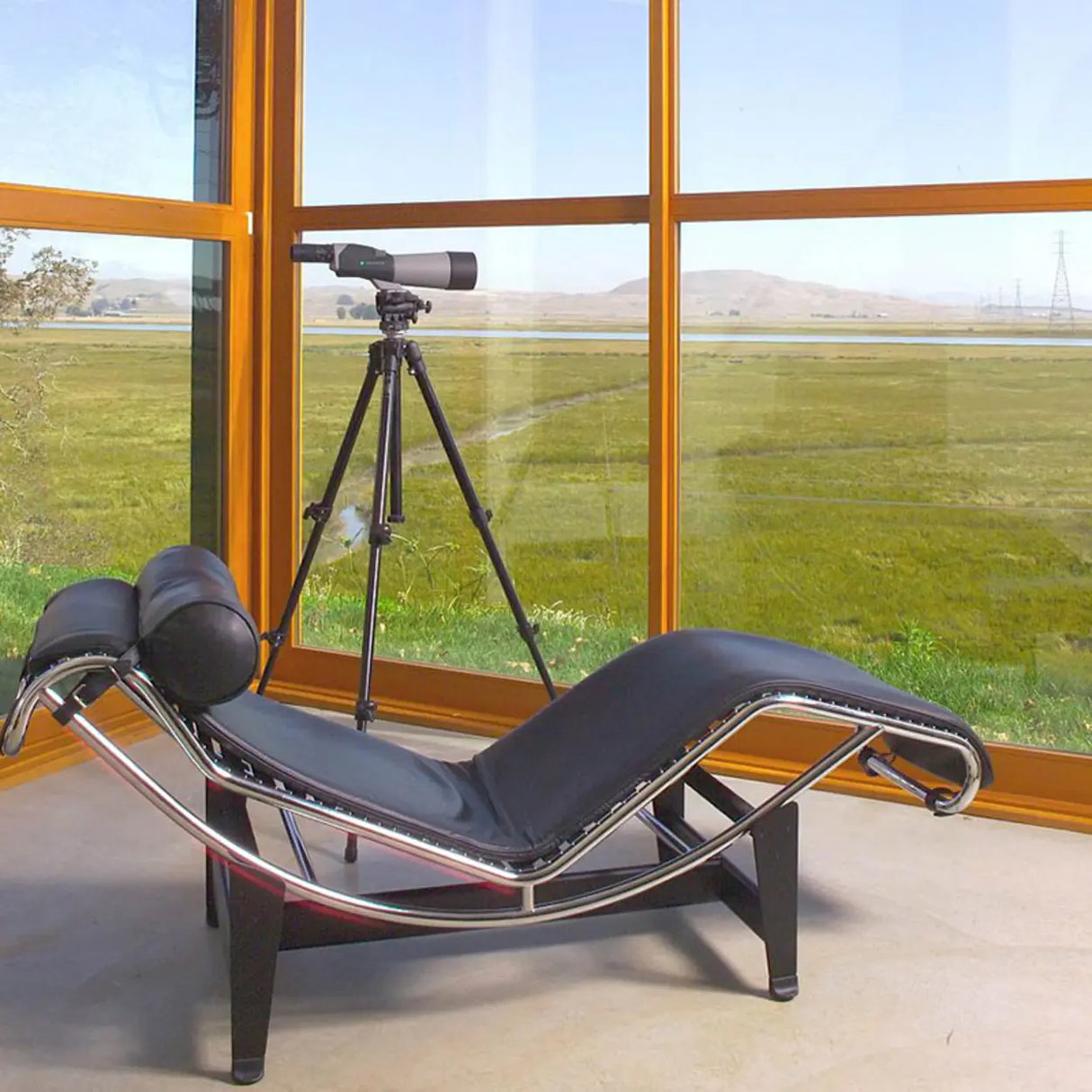 Black Removable Cushions Curved Leather Chaise Lounge Image - 1