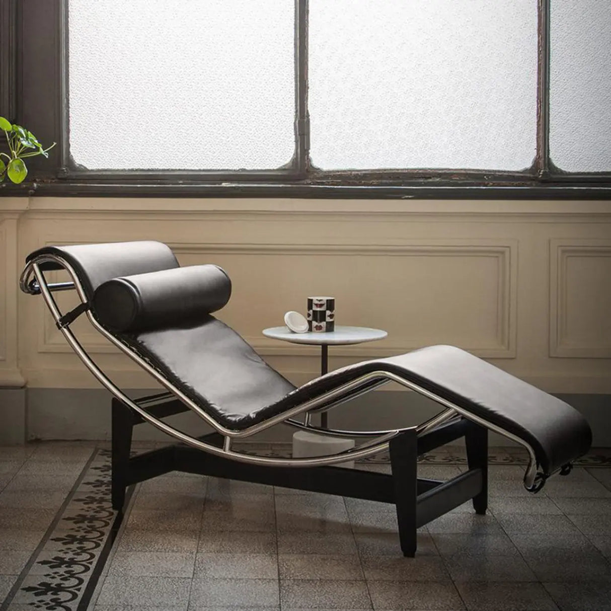 Black Removable Cushions Curved Leather Chaise Lounge Image - 3