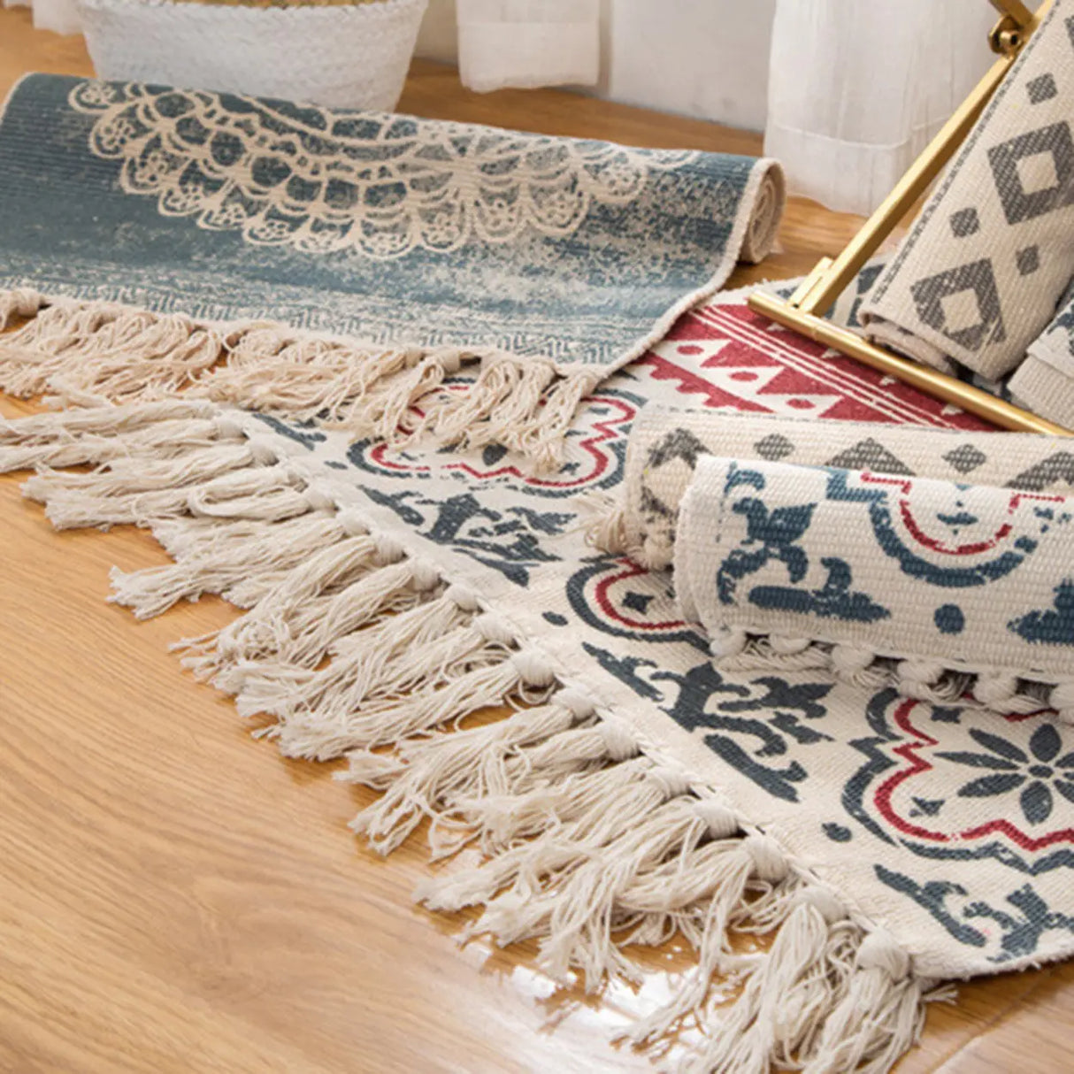 Bohemian Medallion Cotton Rectangle Fringe Area Rug Image - 7