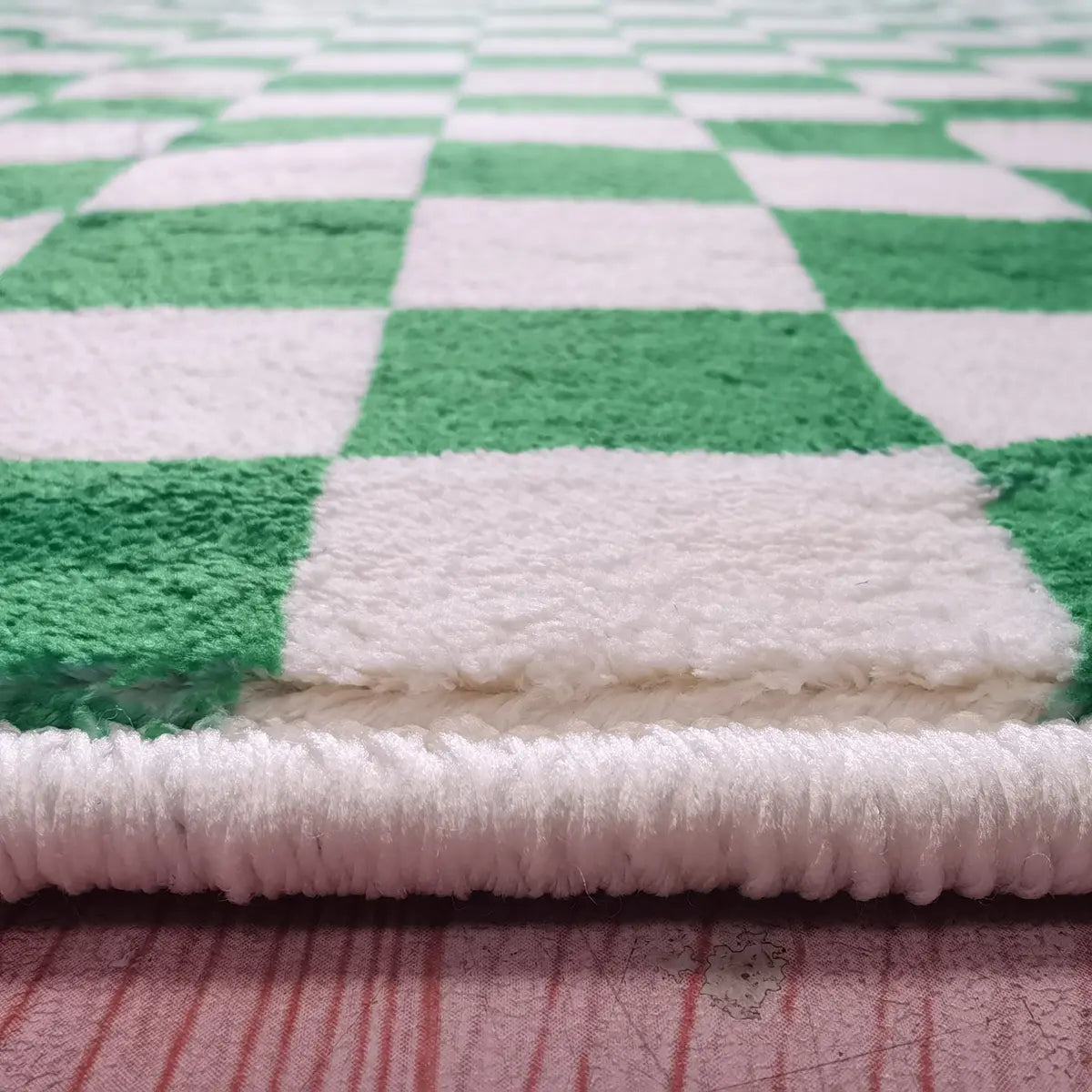 Checkerboard Polypropylene Green Rectangle Area Rug Image - 2