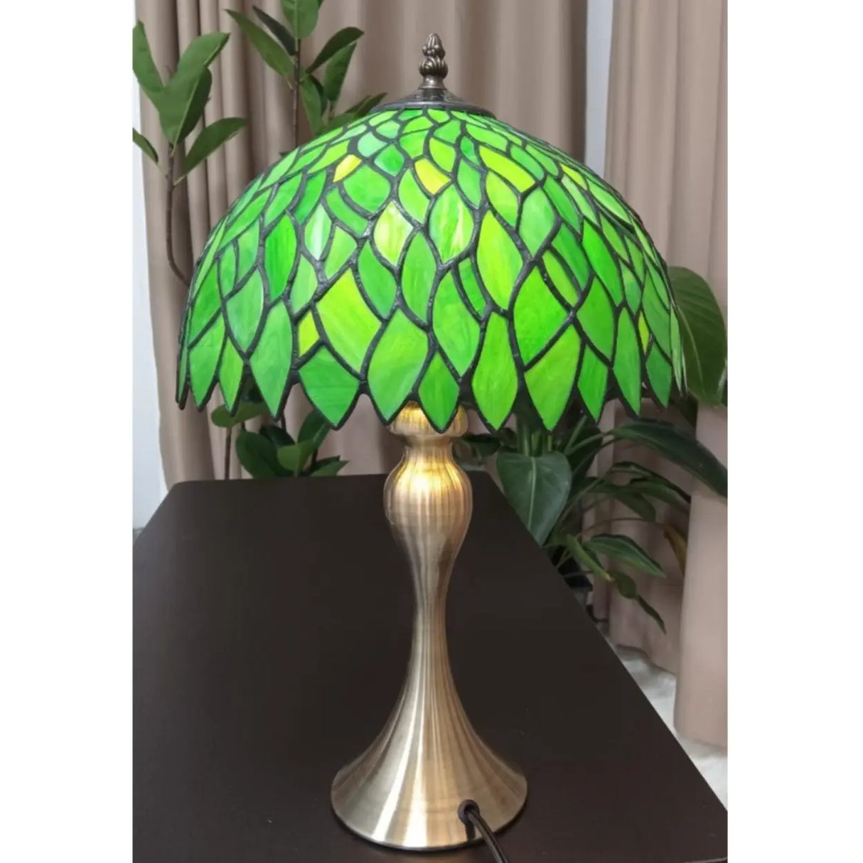 Chic Tiffany Green Leaf Dome Stained Glass Table Lamp Image - 3