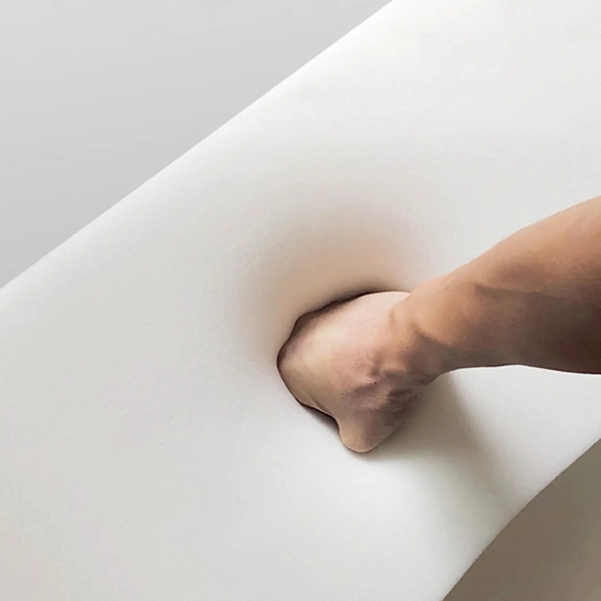 Contemporary Adjustable Ergonomic Upholstered Office Chair Image - 18