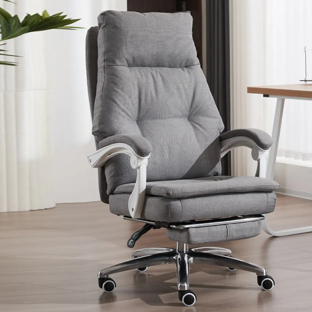 Contemporary High-Back Fabric Recline Office Chair Image - 4