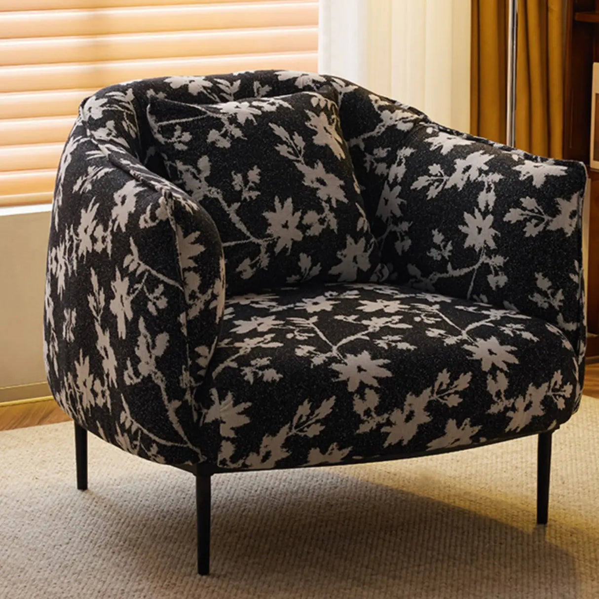 Contemporary Leather Black Lounge Accent Chair Image - 3