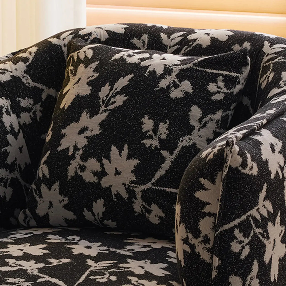 Contemporary Leather Black Lounge Accent Chair Image - 5