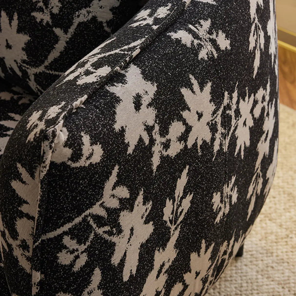 Contemporary Leather Black Lounge Accent Chair Image - 7