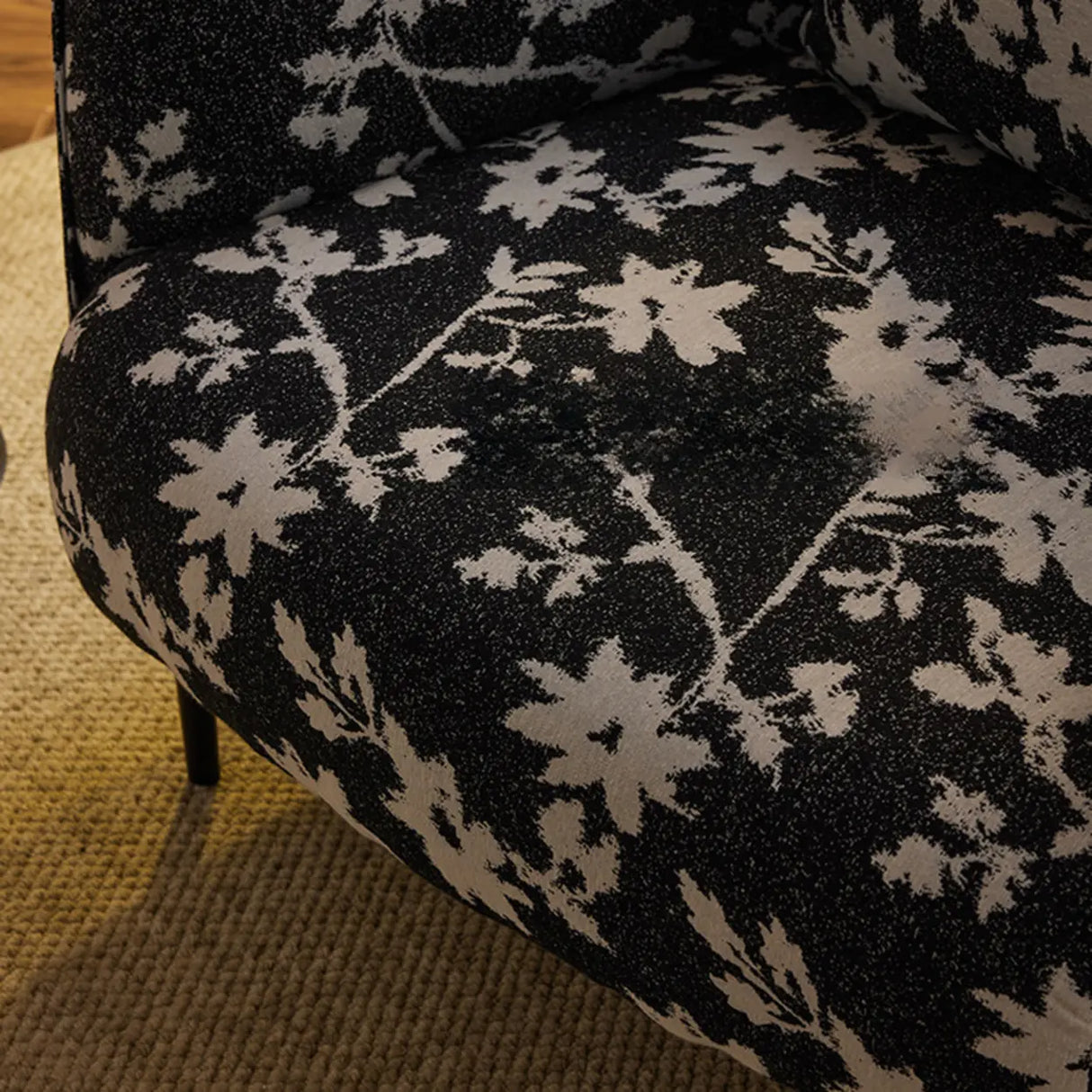 Contemporary Leather Black Lounge Accent Chair Image - 9