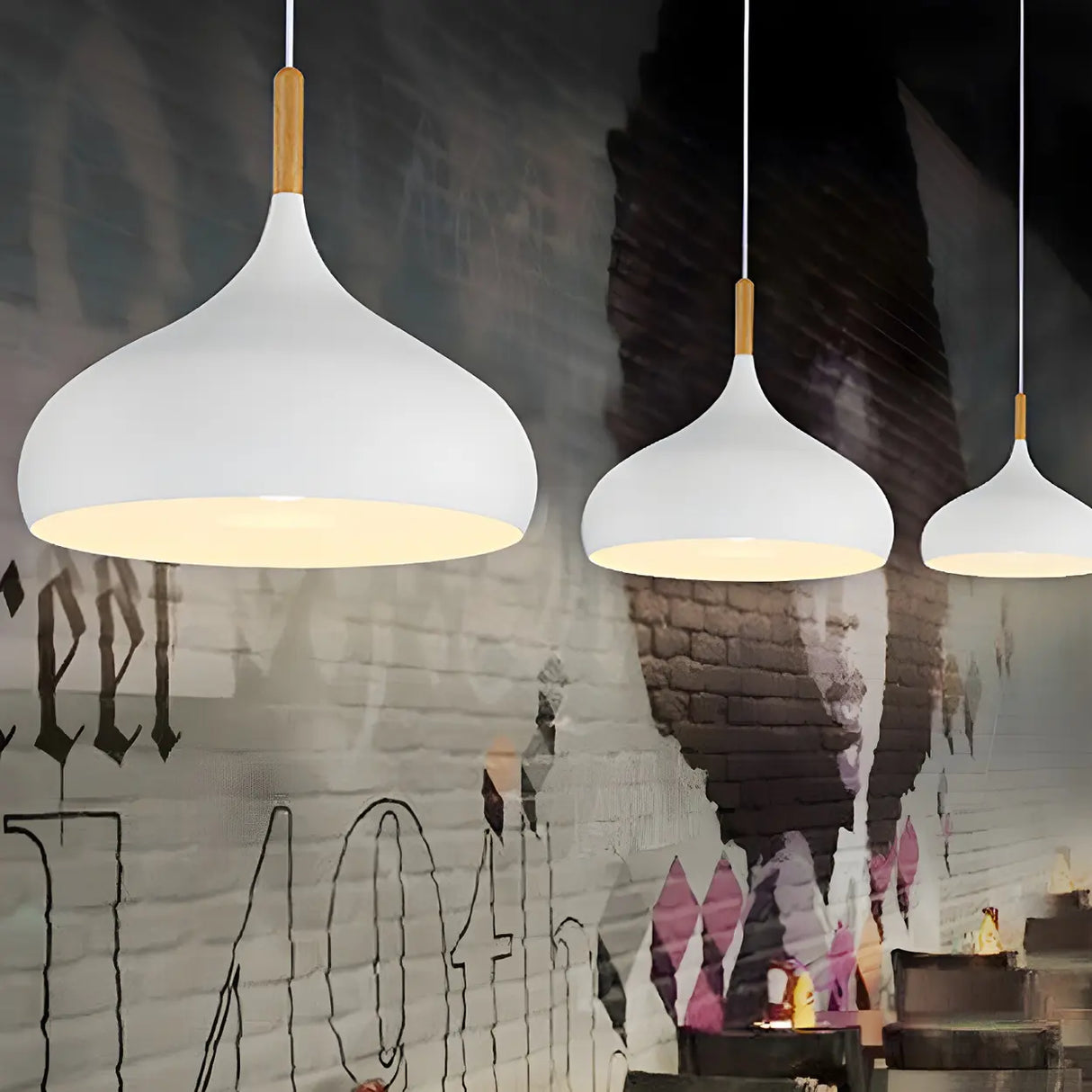 Contemporary Metal Teardrop-Shaped Pendant Light Image - 2