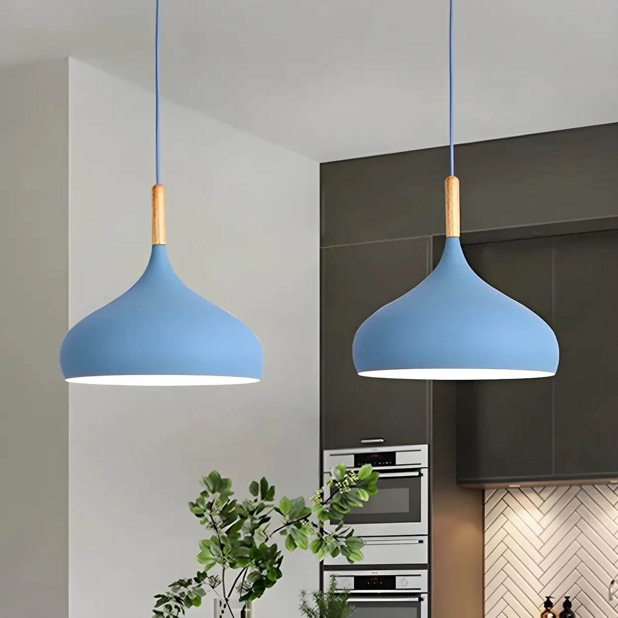 Contemporary Metal Teardrop-Shaped Pendant Light Image - 9