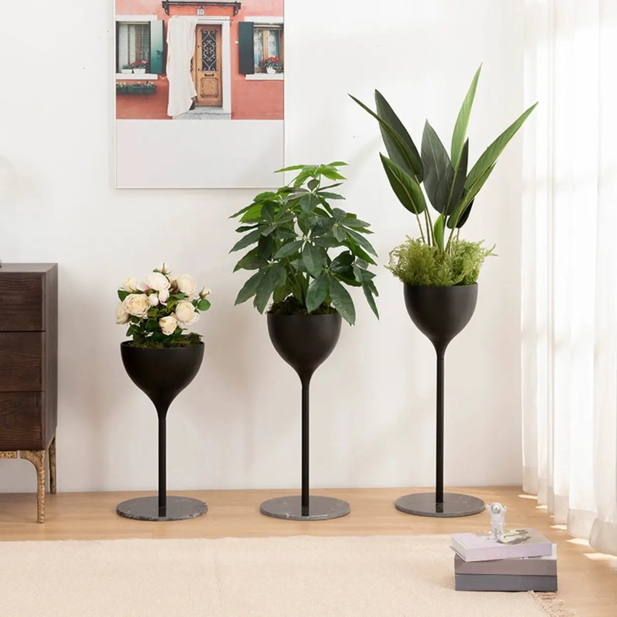 Cream Tulip-Shaped Pedestal Metal Decorative Plant Stand Image - 3