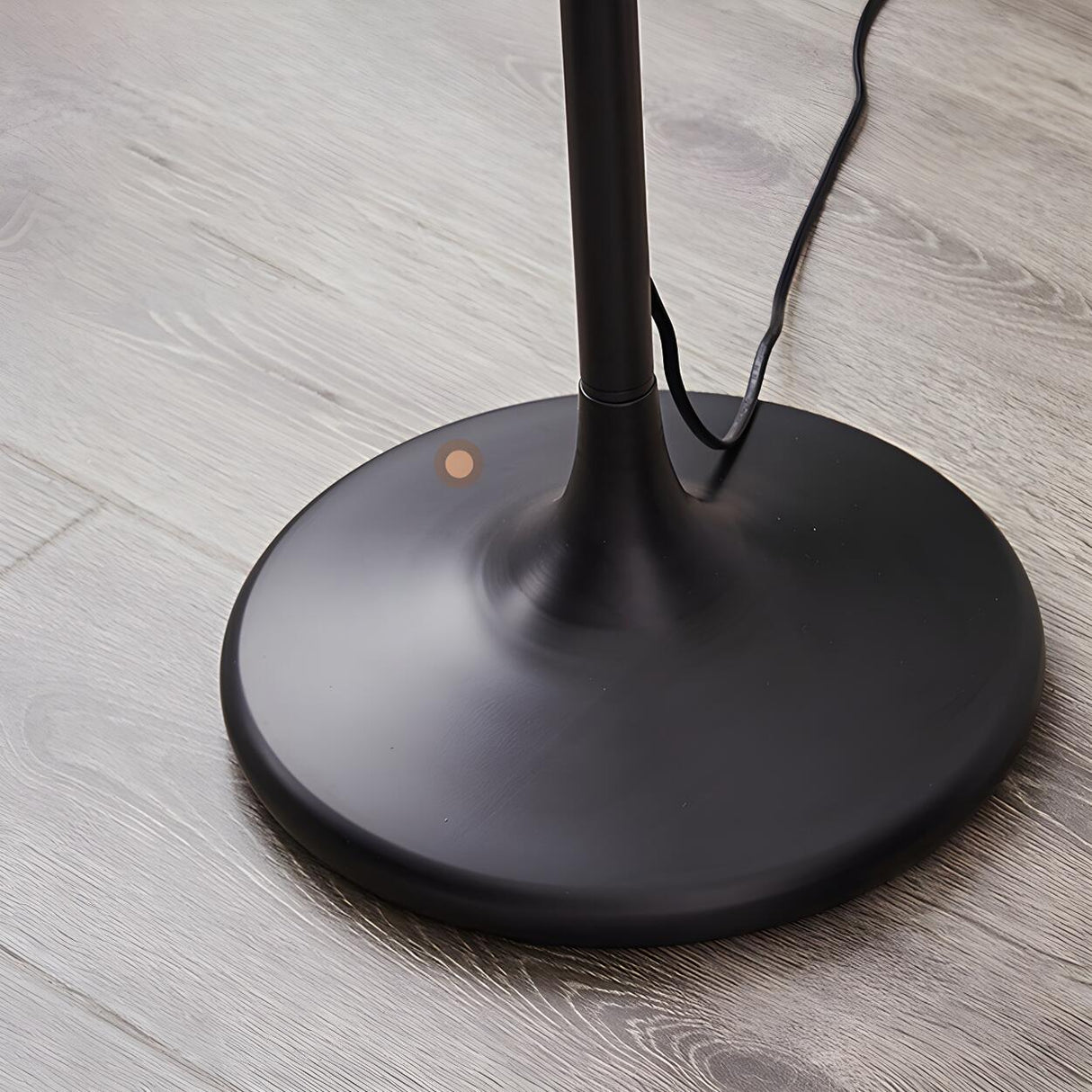 Cylinder Fabric Shade Black Traditional Floor Lamp Image - 6