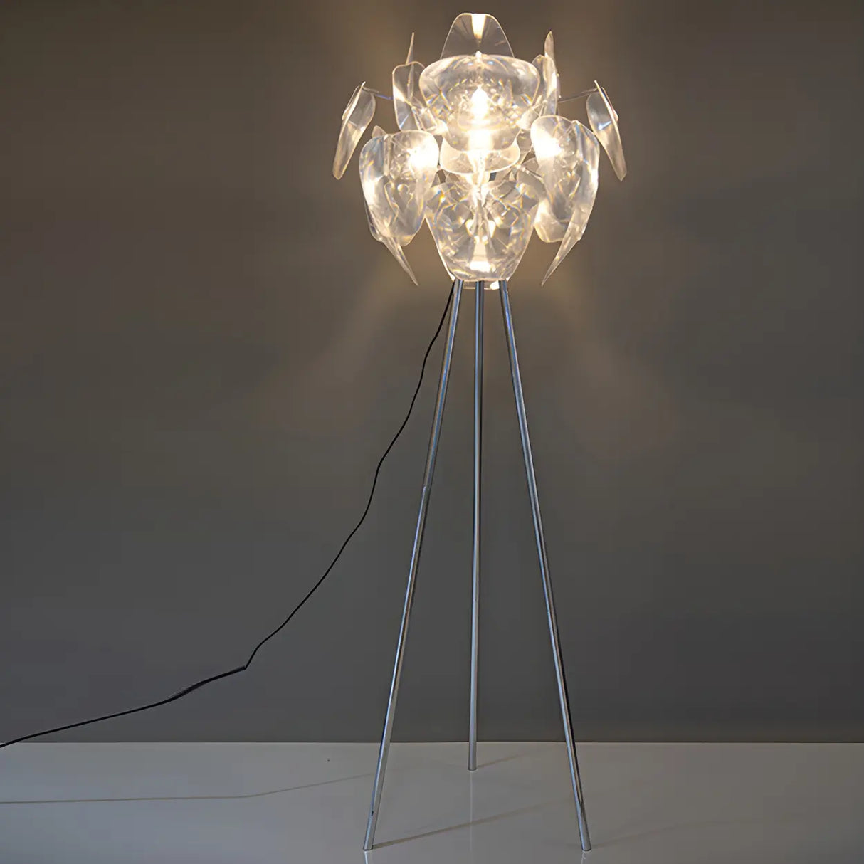 Decorative Clear Multi-storey Shade Metal Floor Lamp Image - 8