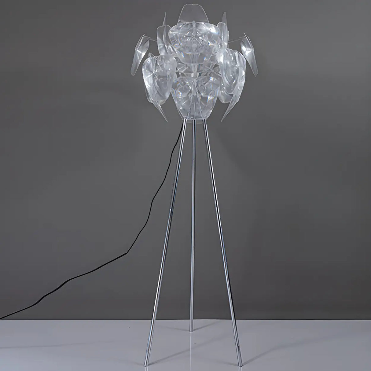 Decorative Clear Multi-storey Shade Metal Floor Lamp Image - 9