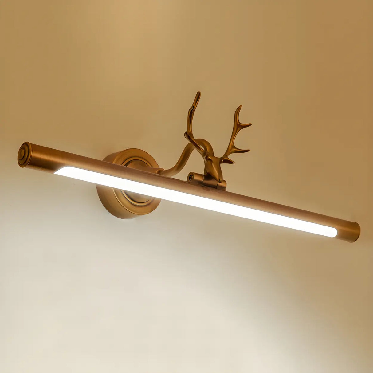 Elegant Antler-Inspired Brass Metal Vanity Light Image - 10