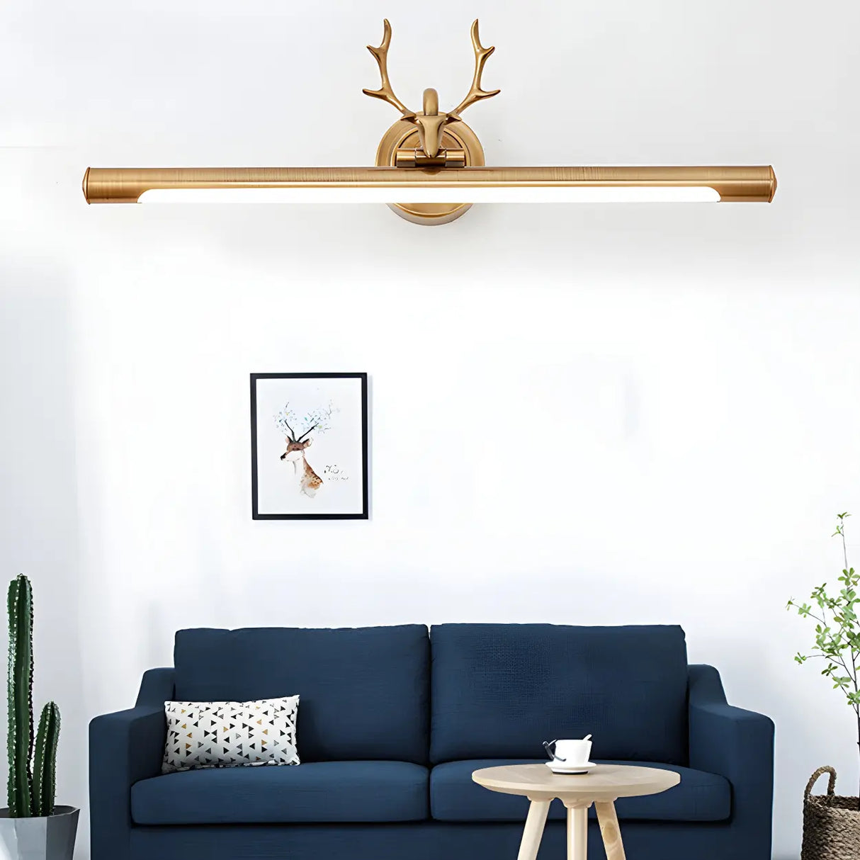 Elegant Antler-Inspired Brass Metal Vanity Light Image - 5