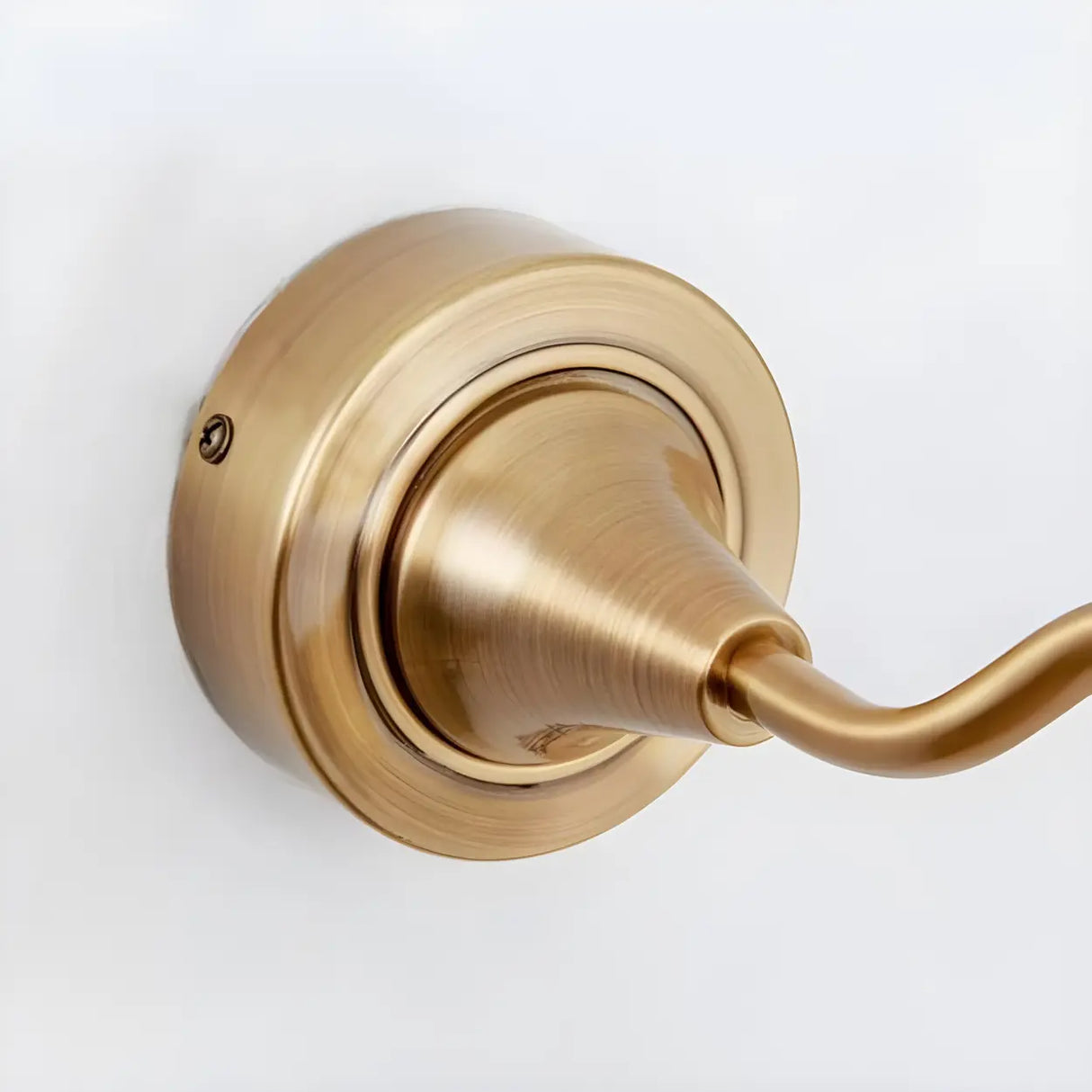 Elegant Antler-Inspired Brass Metal Vanity Light Image - 8