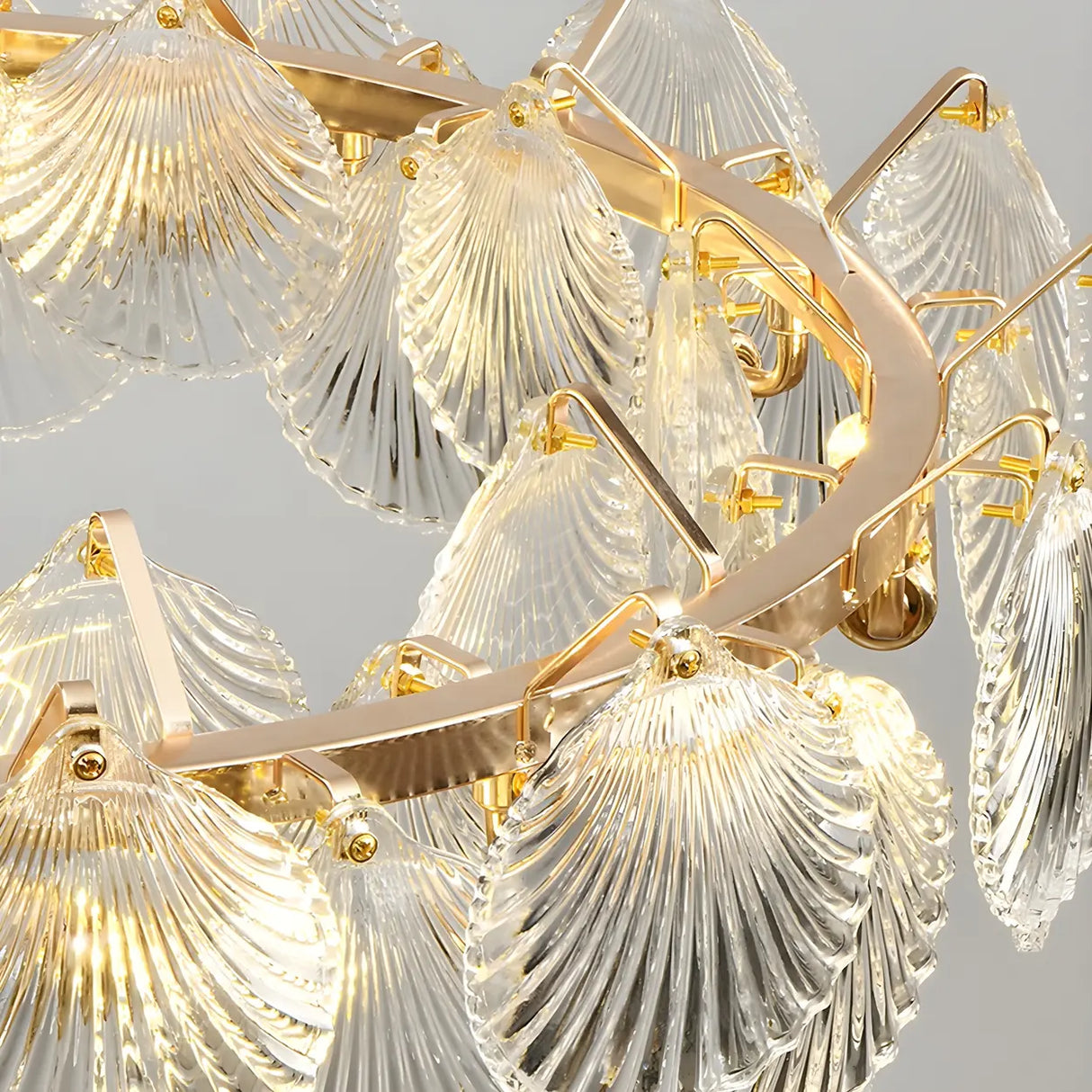 Elegant Modern Shell Clear Glass Circular Chandelier Bedroom Image - 10