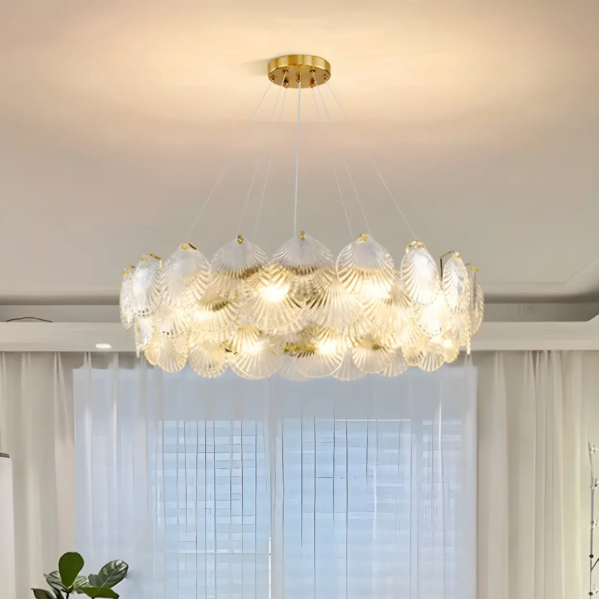 Elegant Modern Shell Clear Glass Circular Chandelier Bedroom Image - 14