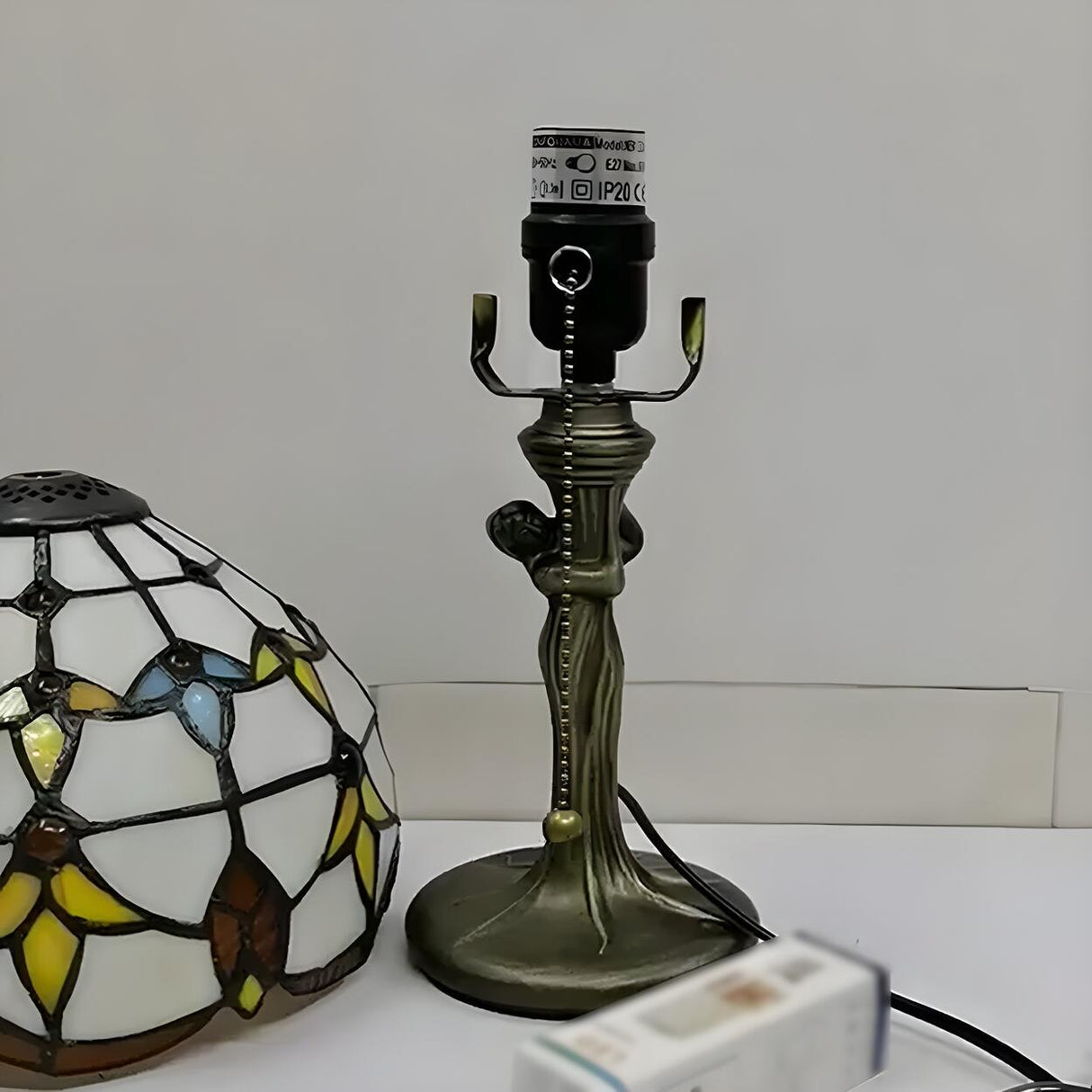Elegant Tiffany Dome Stained Glass Decor Table Lamp Image - 18