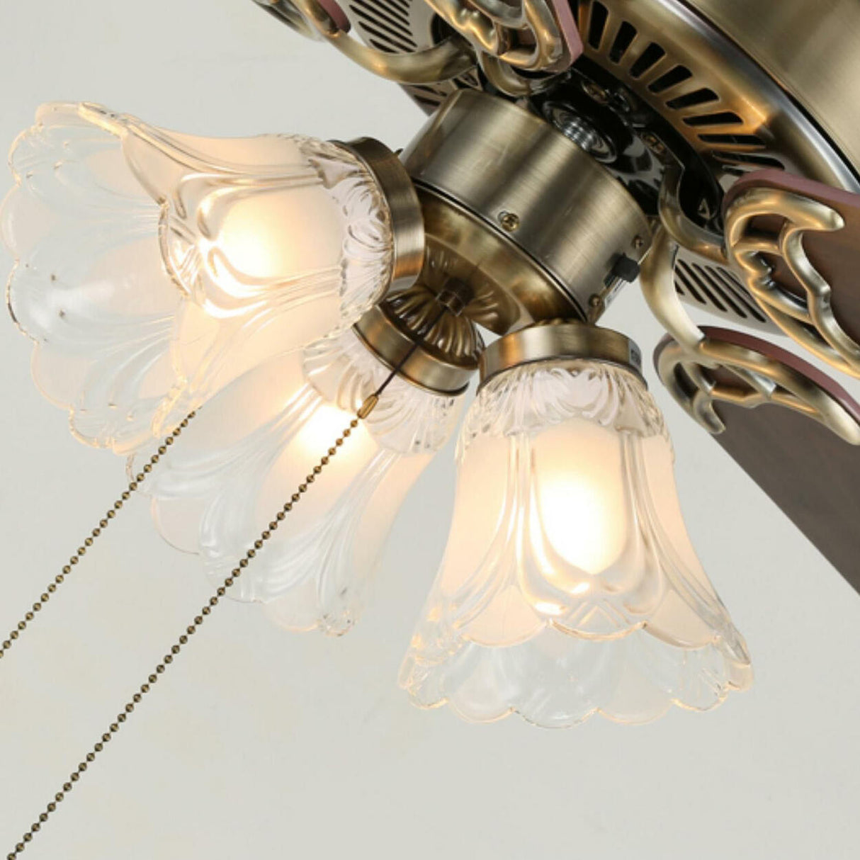 Elegant Vintage Flower Shade 5-Blade Ceiling Fan Light Image - 8