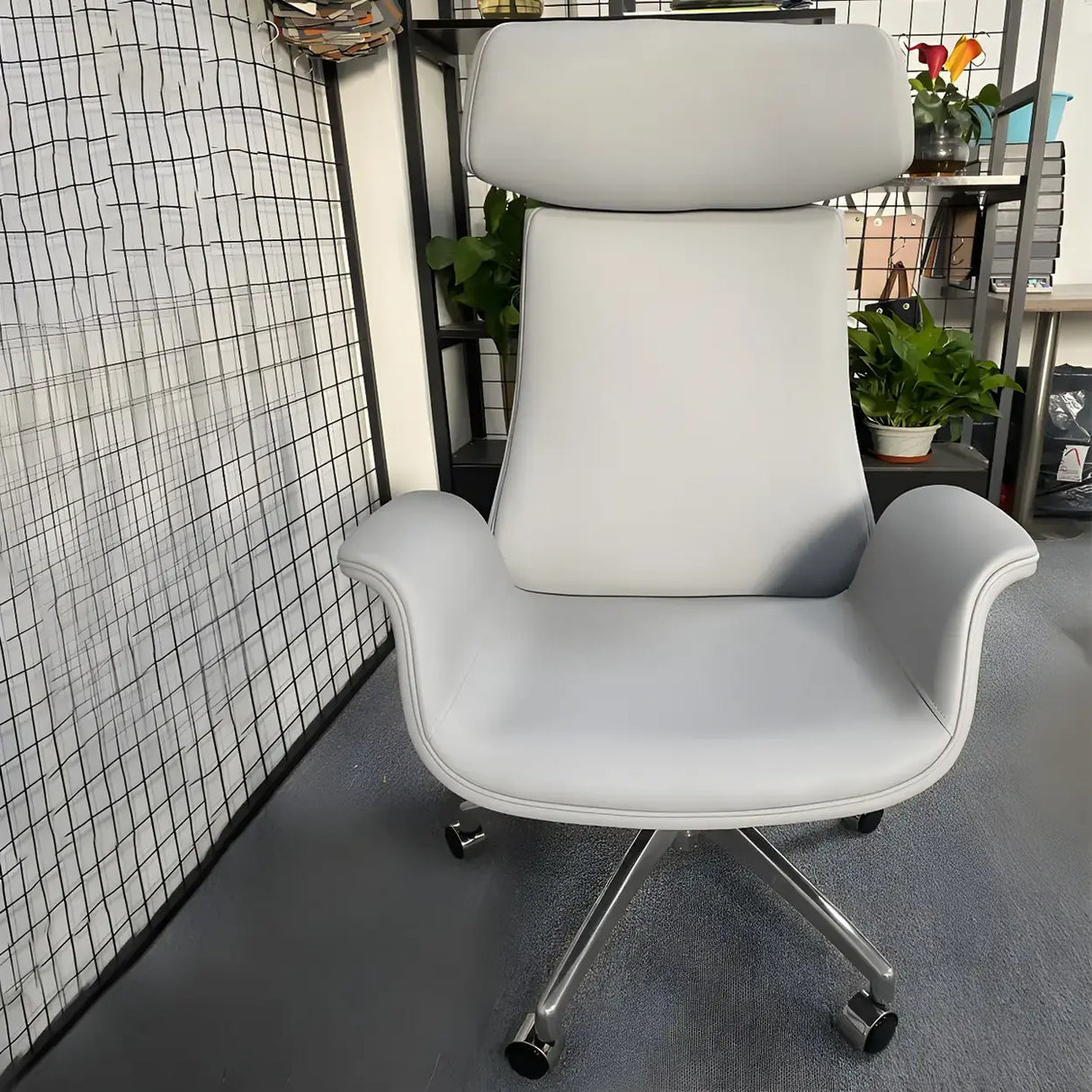 Ergonomic Adjustable Swivel Leather Executive Office Chair Image - 6