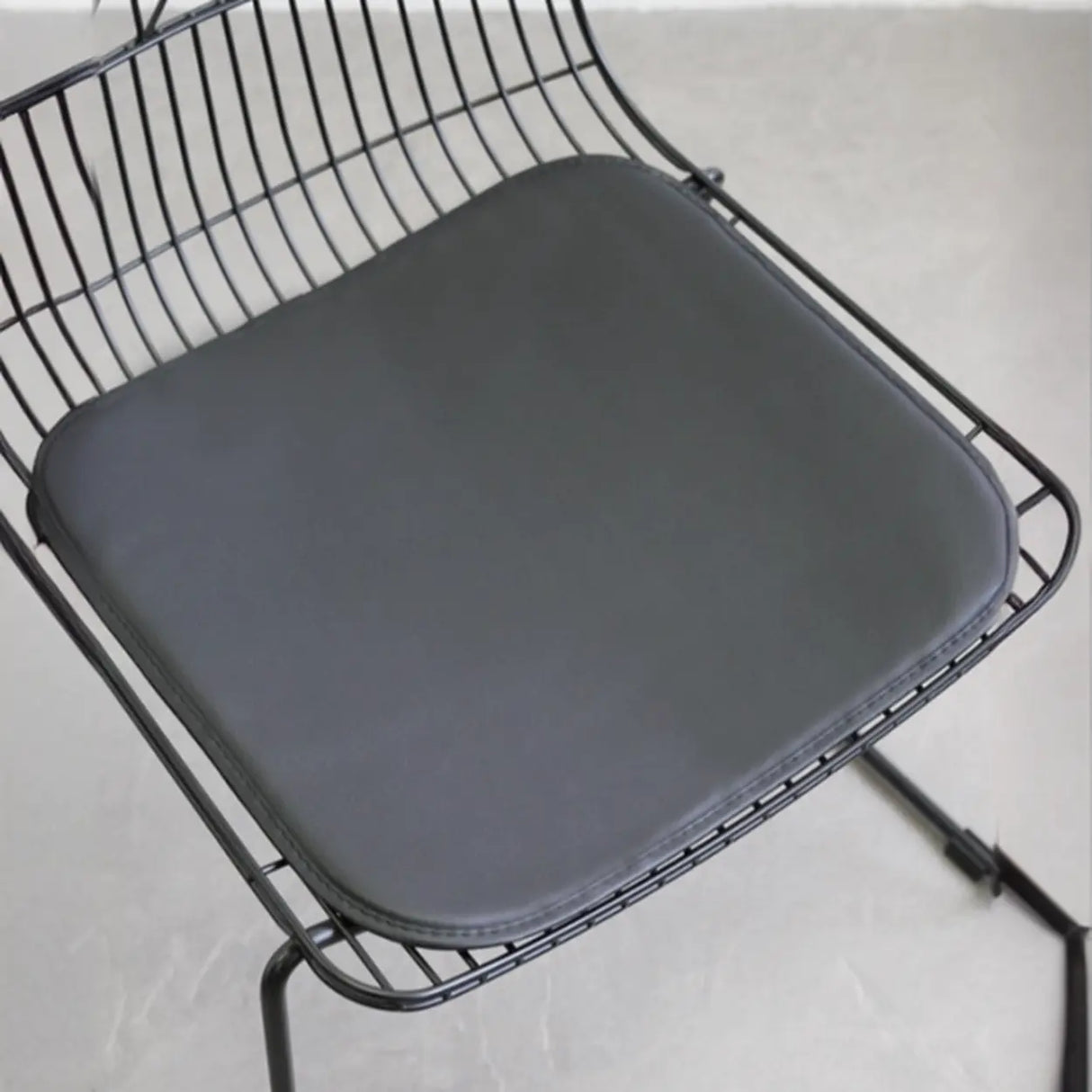Ergonomic Curved Open Wireframe Metal Dining Chair Image - 15