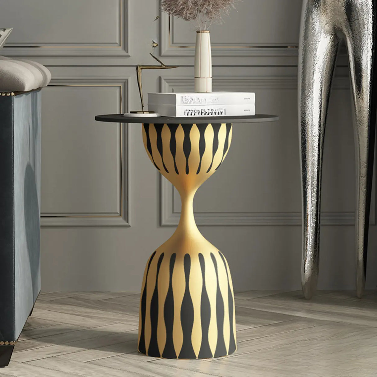 Glam Art Deco Patterned Metal Pedestal Round Side Table Image - 1