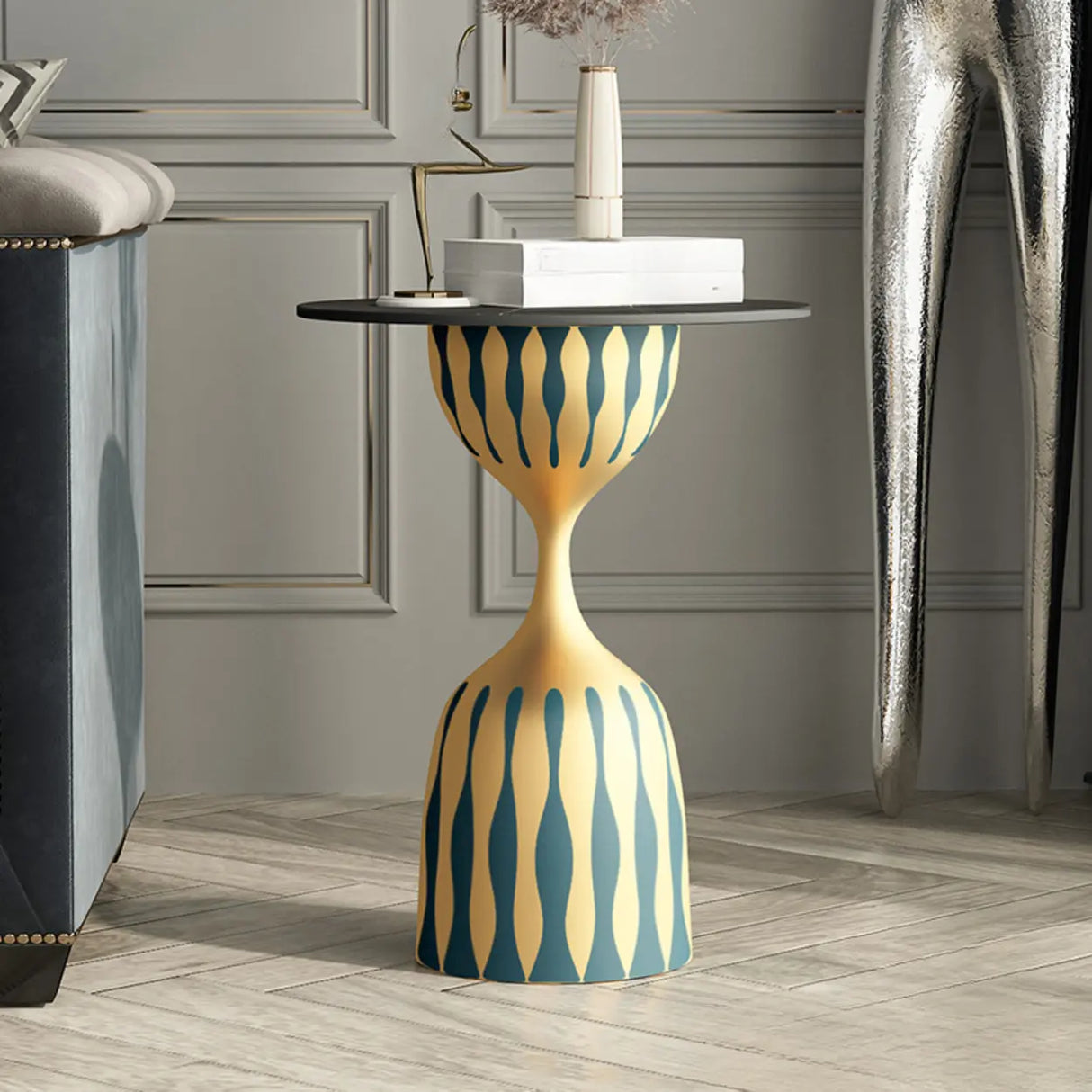 Glam Art Deco Patterned Metal Pedestal Round Side Table Image - 2