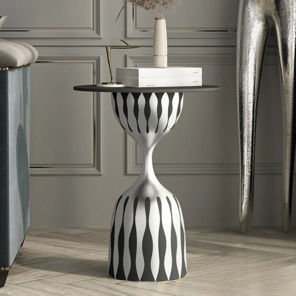 Glam Art Deco Patterned Metal Pedestal Round Side Table Image - 4