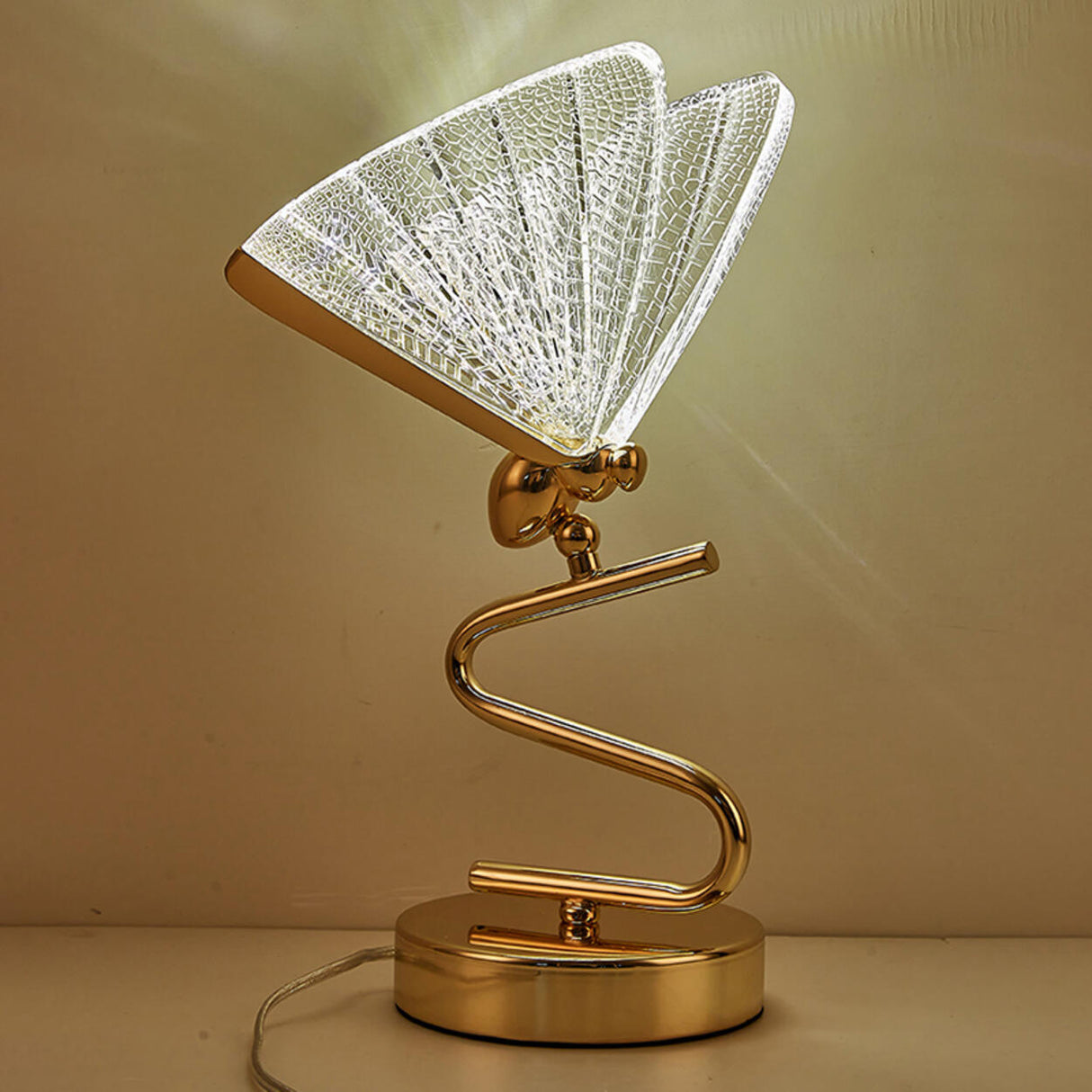 Golden Butterfly Artistic Home Decoration Table Lamp Image - 10