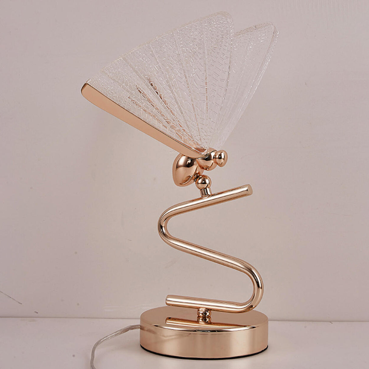 Golden Butterfly Artistic Home Decoration Table Lamp Image - 12