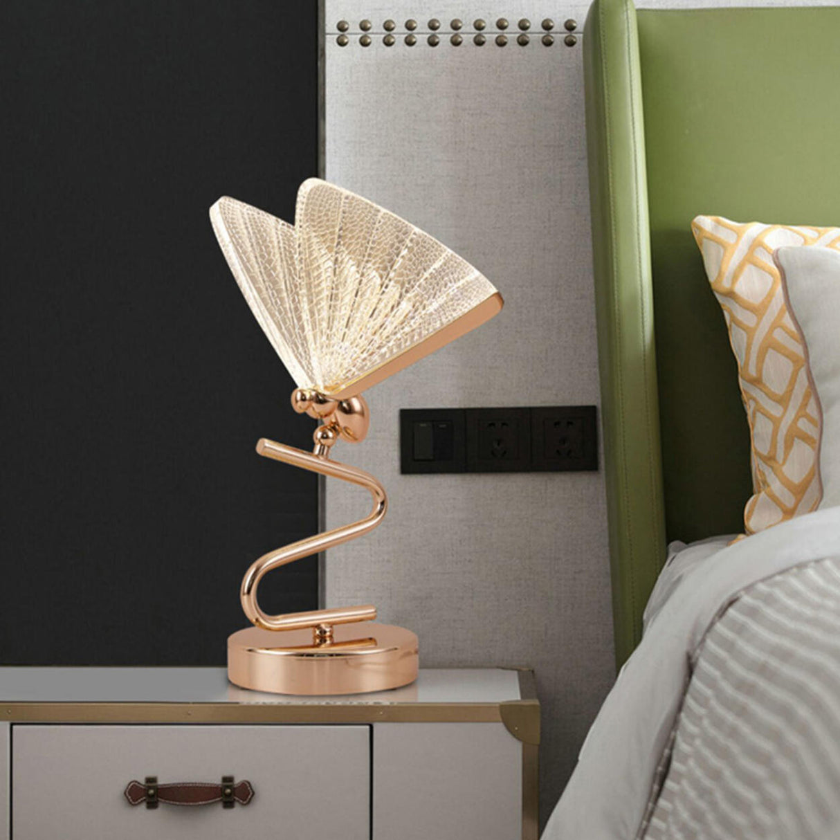 Golden Butterfly Artistic Home Decoration Table Lamp Image - 6