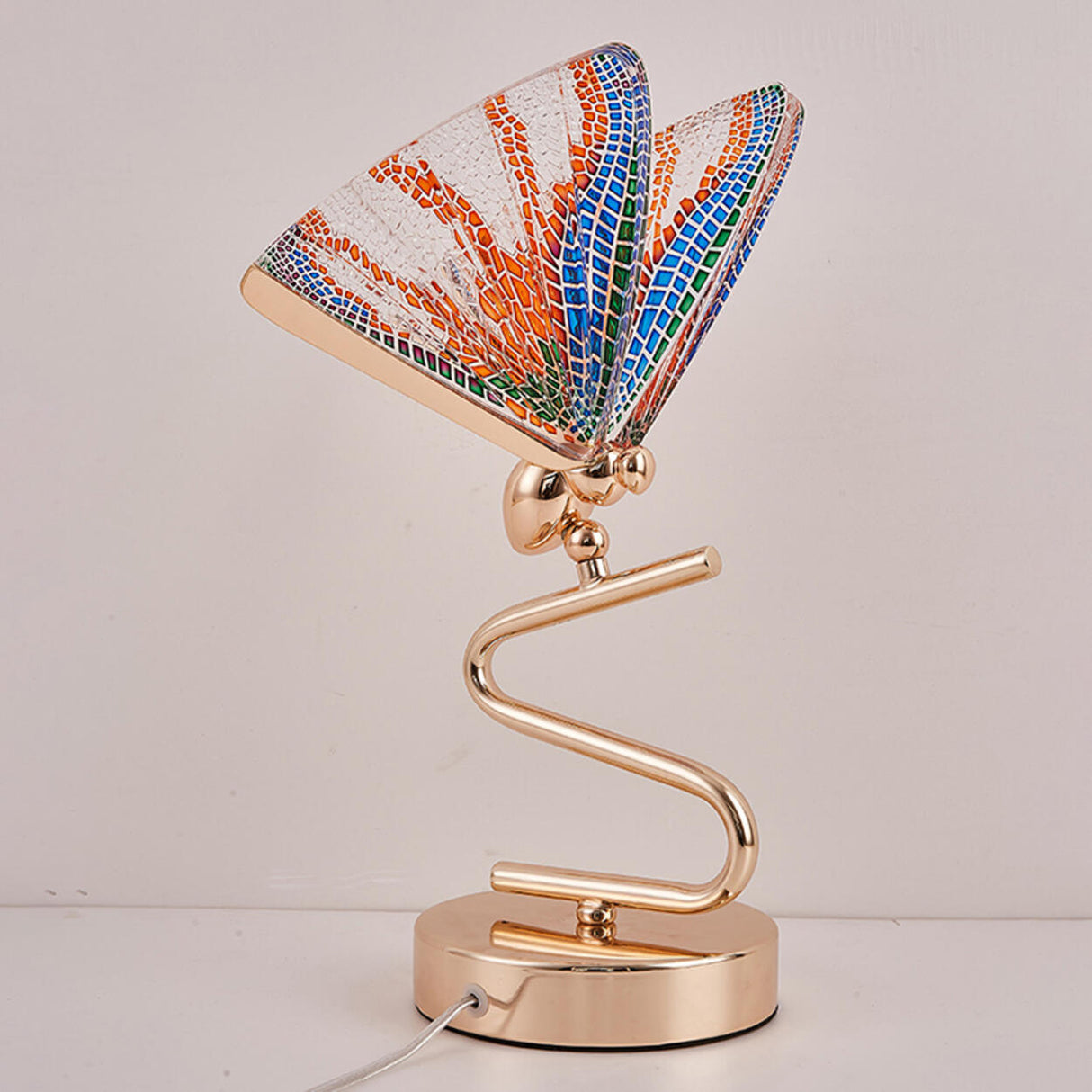 Golden Butterfly Artistic Home Decoration Table Lamp Image - 9